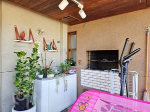 Image 9 - 883247