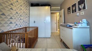 Image 15 - 883249