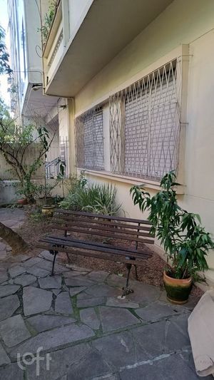 Image 31 - 883250