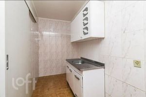 Image 17 - 883251