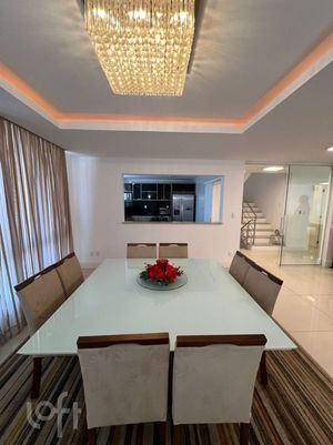 Image 11 - 883259