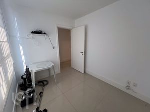 Image 30 - 883259