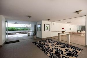 Image 13 - 883263