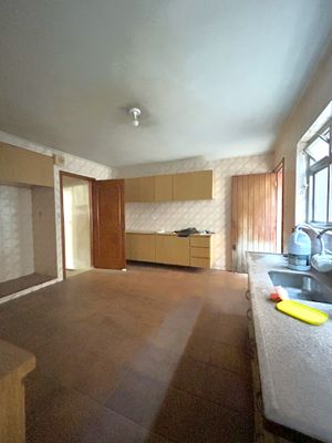 Image 5 - 883266
