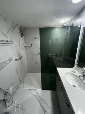 Image 9 - 883271