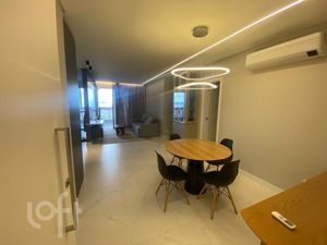 Image 1 - 883272