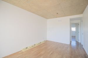 Image 3 - 883280