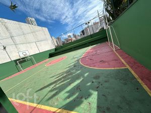 Image 10 - 883282
