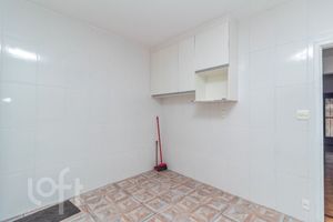 Image 6 - 883283