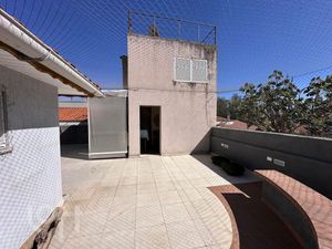 Image 4 - 883284