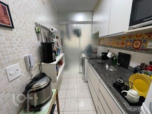 Image 6 - 883292
