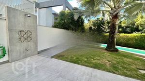 Image 46 - 883297