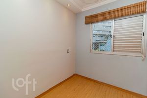 Image 18 - 883298