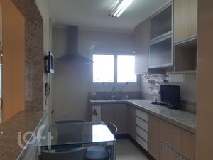 Image 7 - 883298