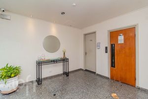 Image 35 - 883298