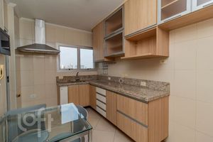 Image 6 - 883298