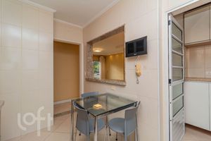 Image 8 - 883298