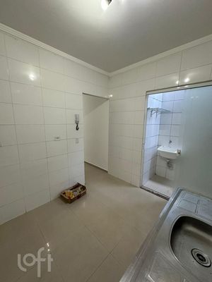 Image 4 - 883301