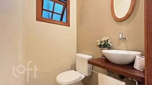 Image 19 - 883303