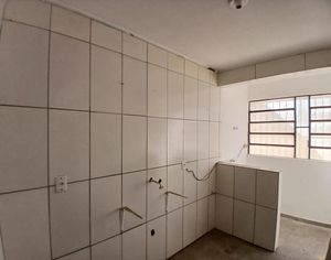 Image 3 - 883304