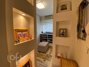 Image 14 - 883307