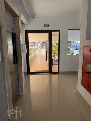 Image 4 - 883308