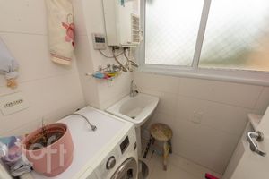 Image 4 - 883312