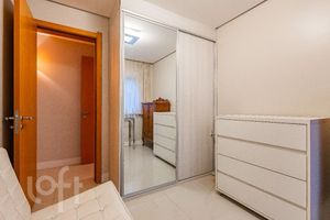 Image 14 - 883312