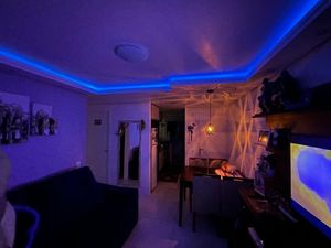 Image 15 - 883314