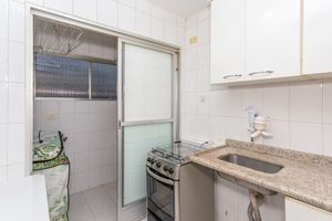 Image 14 - 883315