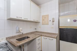 Image 13 - 883315