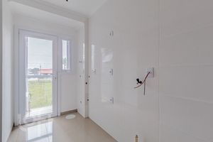Image 10 - 883338