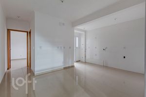 Image 11 - 883338