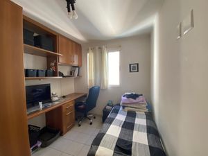 Image 5 - 883372