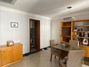 Image 4 - 883372