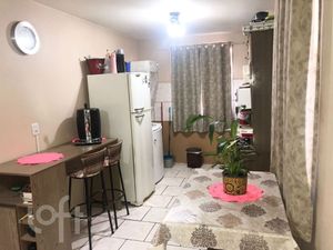 Image 10 - 883374