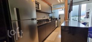 Image 6 - 883380