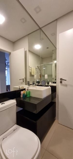 Image 11 - 883380