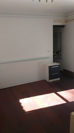 Image 19 - 883384
