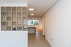 Image 12 - 883389