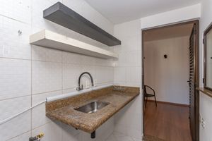 Image 18 - 883392