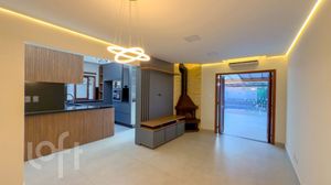 Image 3 - 883395