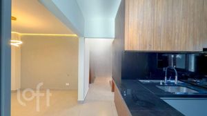 Image 17 - 883395