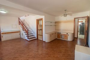 Image 13 - 883402