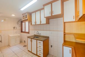 Image 41 - 883402
