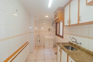 Image 42 - 883402