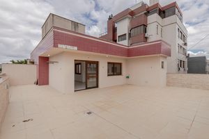 Image 16 - 883402