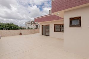 Image 15 - 883402