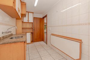 Image 6 - 883402