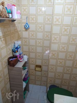 Image 10 - 883403